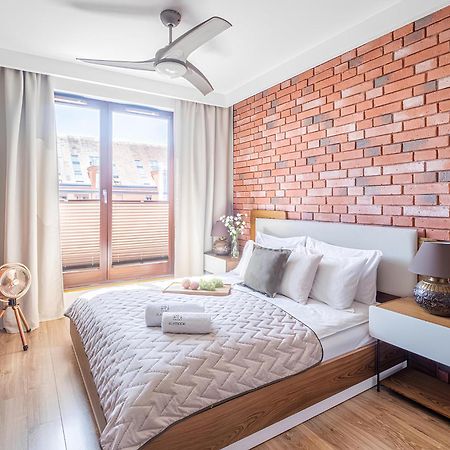 Flatbook - City Center Spa Apartments Motlawa Гданьск Экстерьер фото